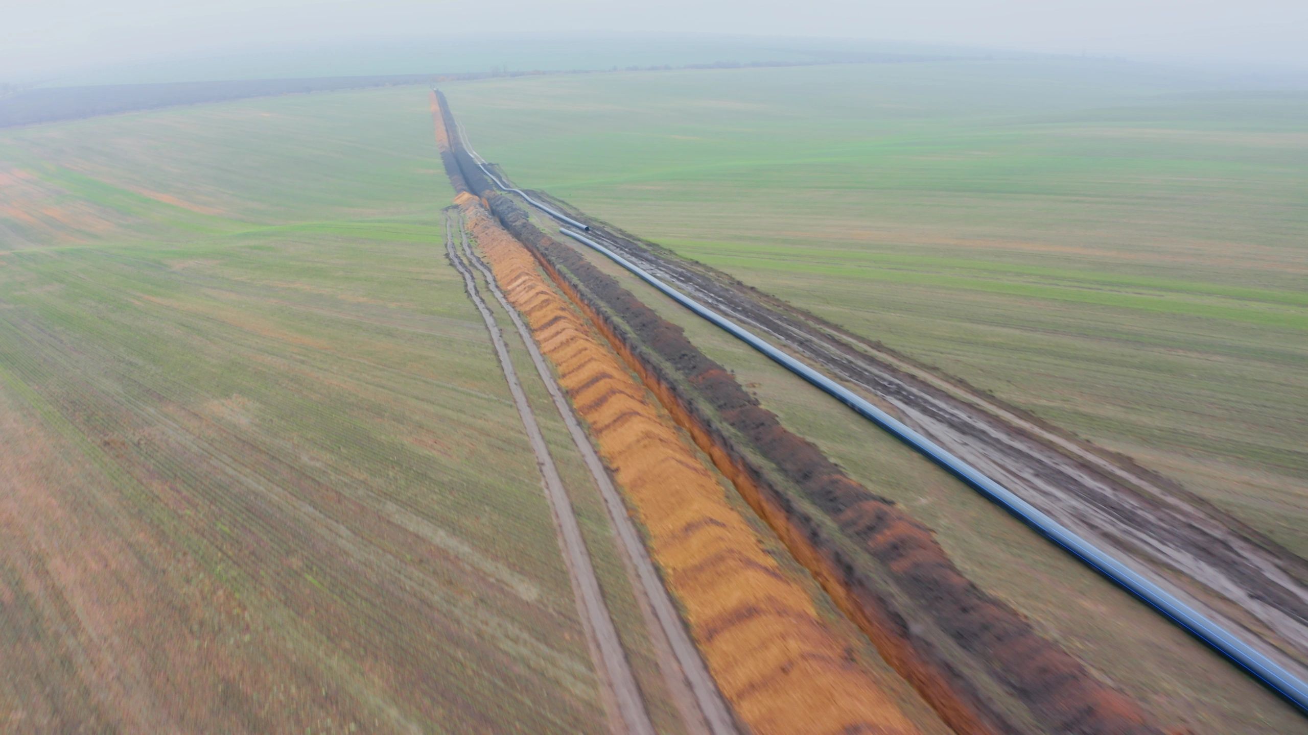 Pipeline construction trench